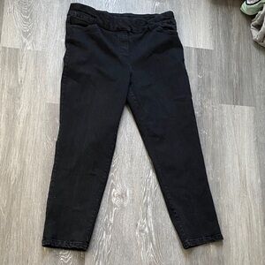 Alfred Dunner Women's Black Skinny Jeans